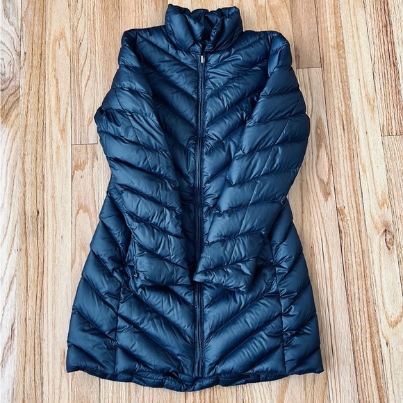 Patagonia long Women's Dark Blue Jacket women’s size Xs - Picture 2 of 12